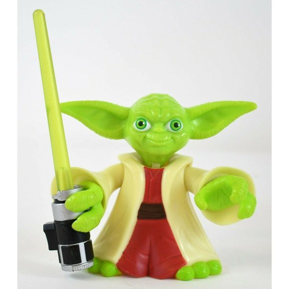 Lot of 7 Star Wars Action Figures and Toys - Including Yoda, Darth Vader, R2-D2 - Picture 3 of 8